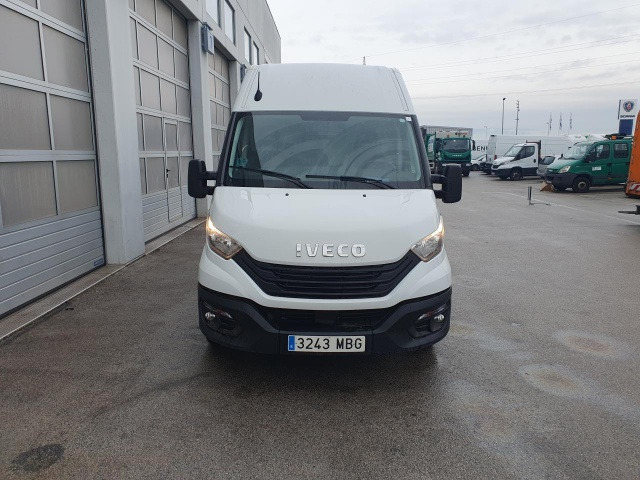 IVECO Daily 35S16 - Passenger van: picture 1
