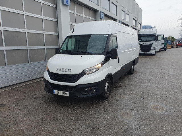 IVECO Daily 35S16 - Passenger van: picture 2