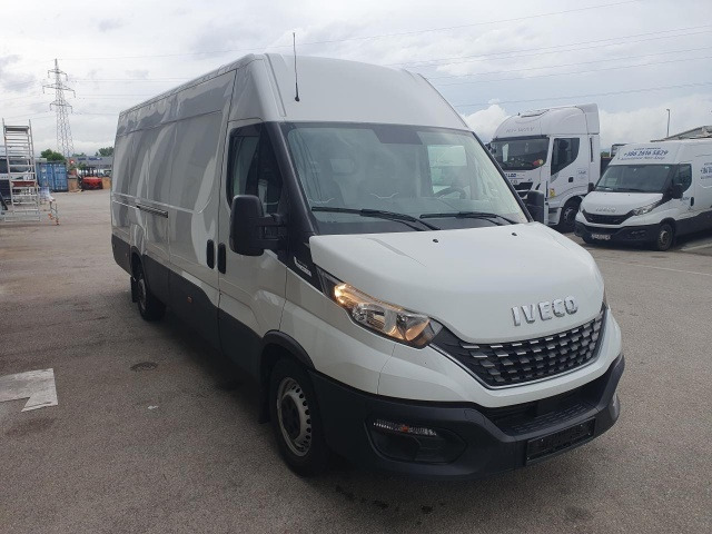 IVECO Daily 35S16A8V - Passenger van: picture 3