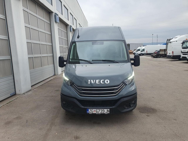 IVECO Daily 35S16A8 V - Passenger van: picture 1