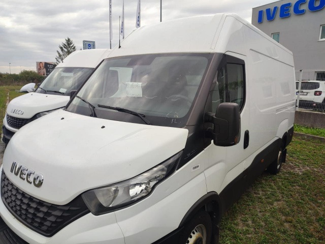 IVECO Daily 35S16V - Passenger van: picture 1
