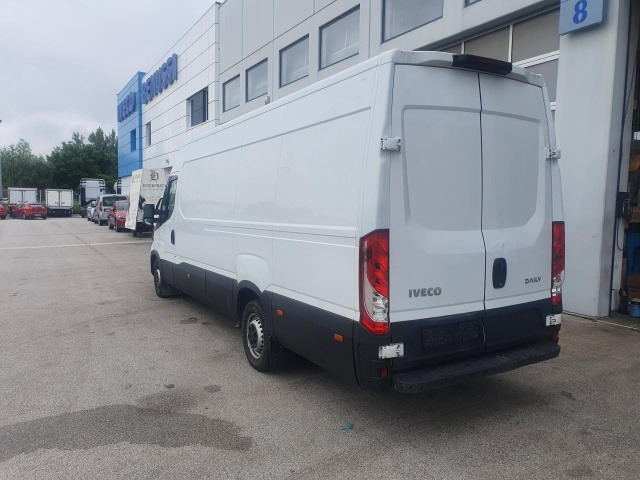 IVECO Daily 35S16V - Passenger van: picture 4