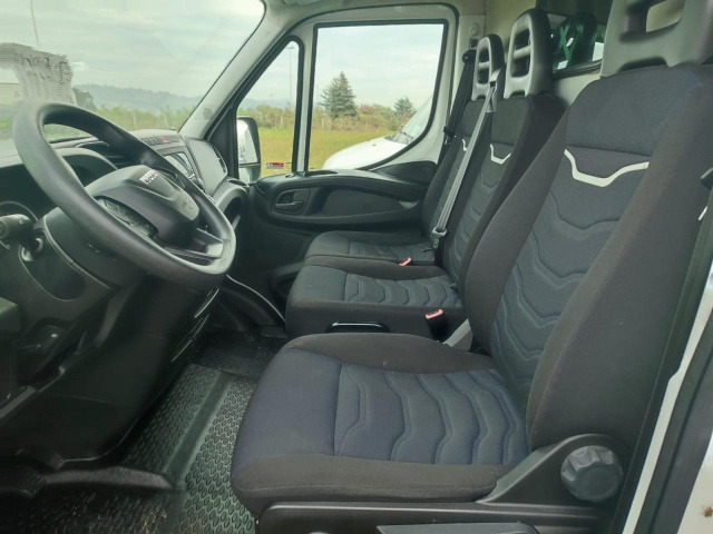 IVECO Daily 35S16V - Passenger van: picture 5