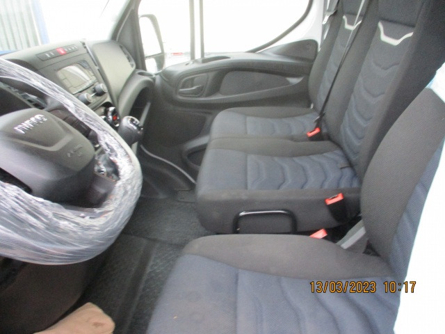 IVECO Daily 35S16V - Panel van: picture 5