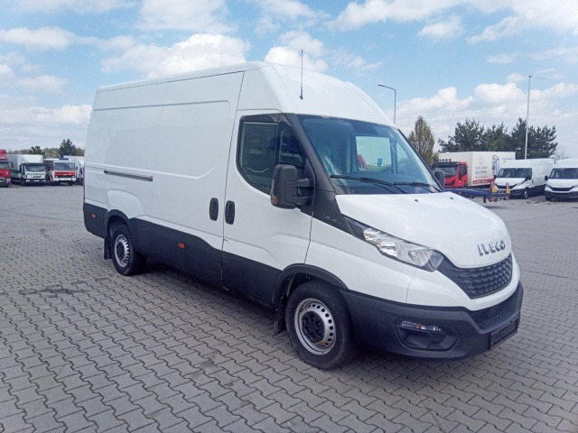 IVECO Daily 35S16V - Panel van: picture 5
