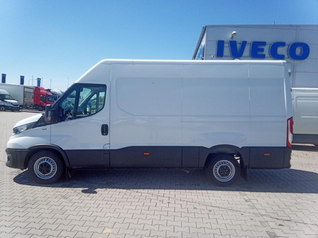 Panel van IVECO Daily 35S16V: picture 12