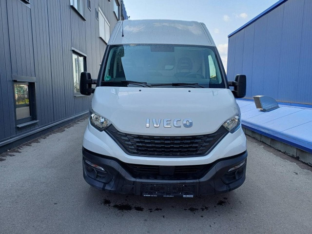 IVECO Daily 35S16 V - Panel van: picture 2
