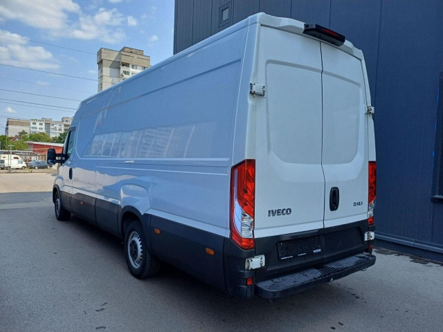 IVECO Daily 35S16 V - Panel van: picture 3