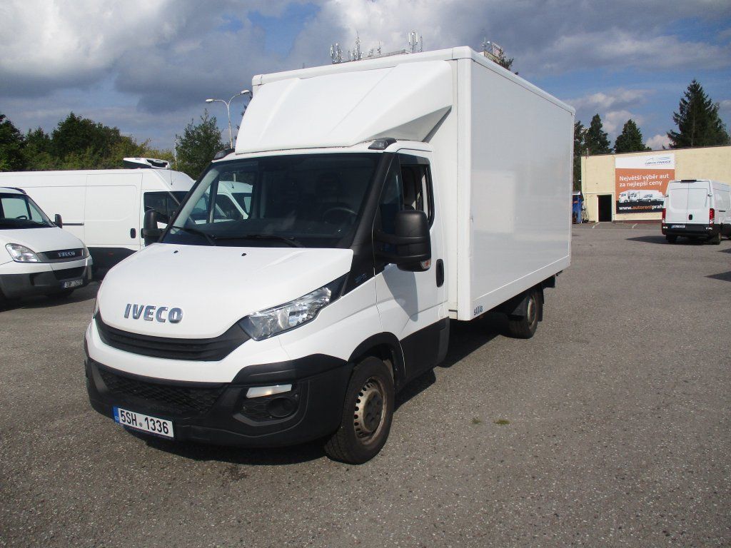 Iveco Daily 35S16  - Box van: picture 2