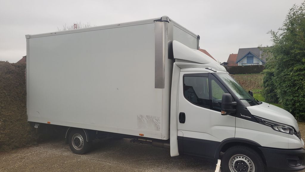 Iveco Daily 35S18  - Box van: picture 5