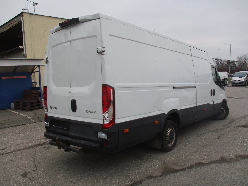 Iveco Daily 35S18  - Panel van: picture 4