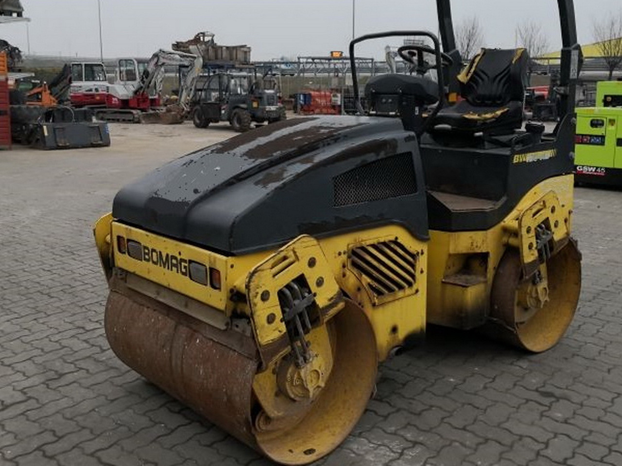 BOMAG BW120-AD4 - Roller: picture 1