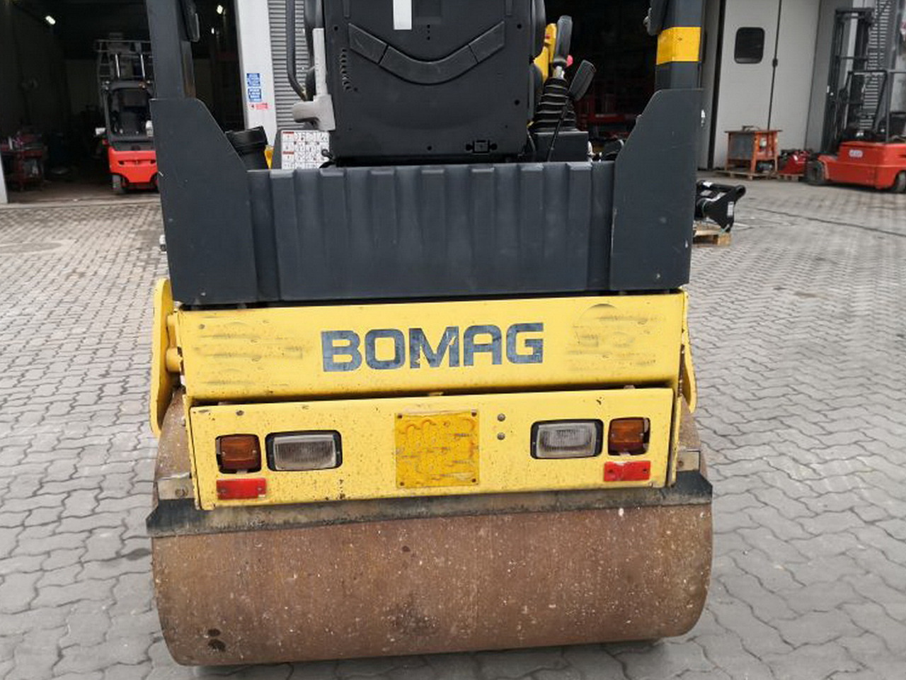 BOMAG BW120-AD4 - Roller: picture 3