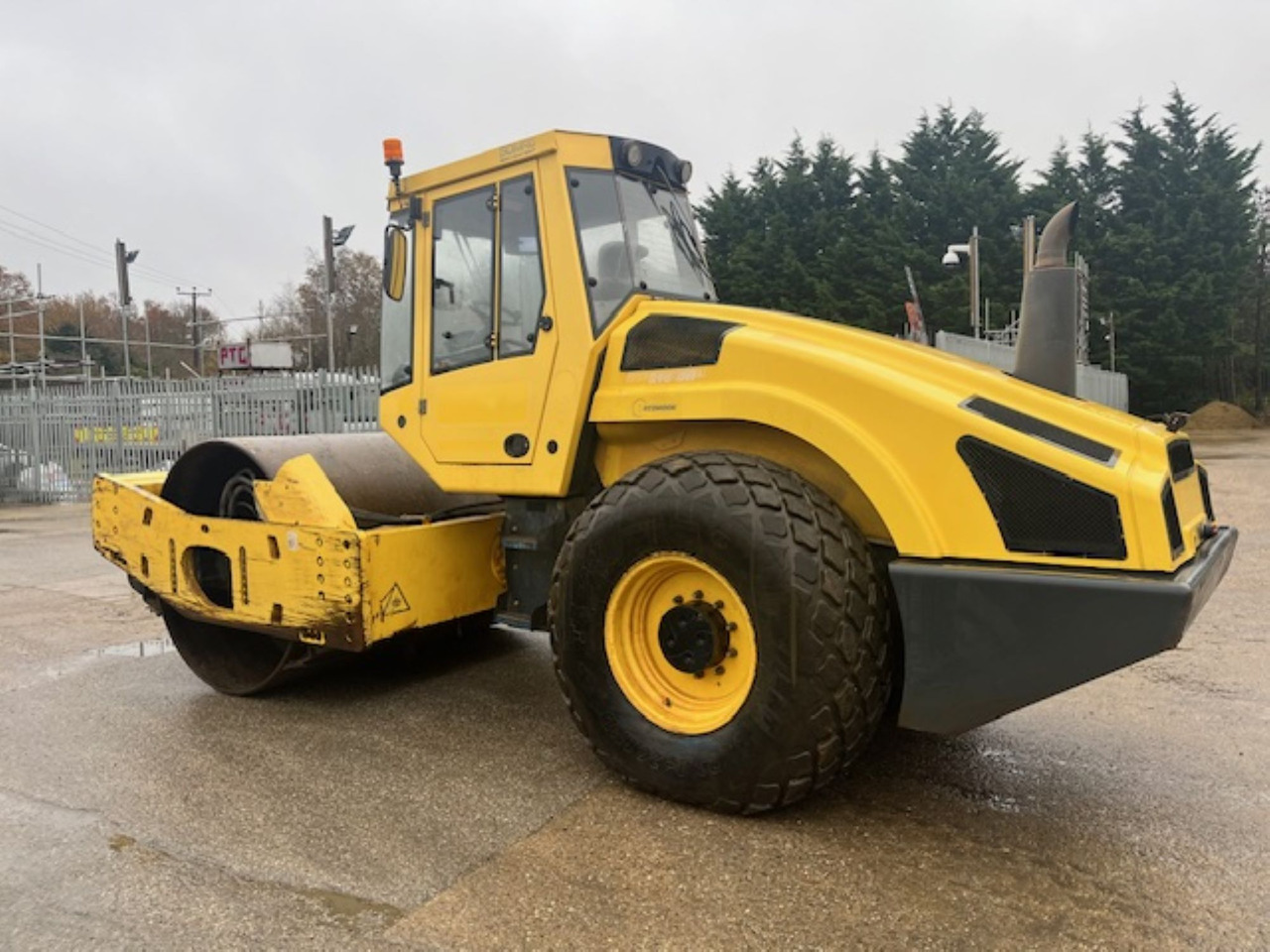 BOMAG  BW216DH-4 - Compactor: picture 1