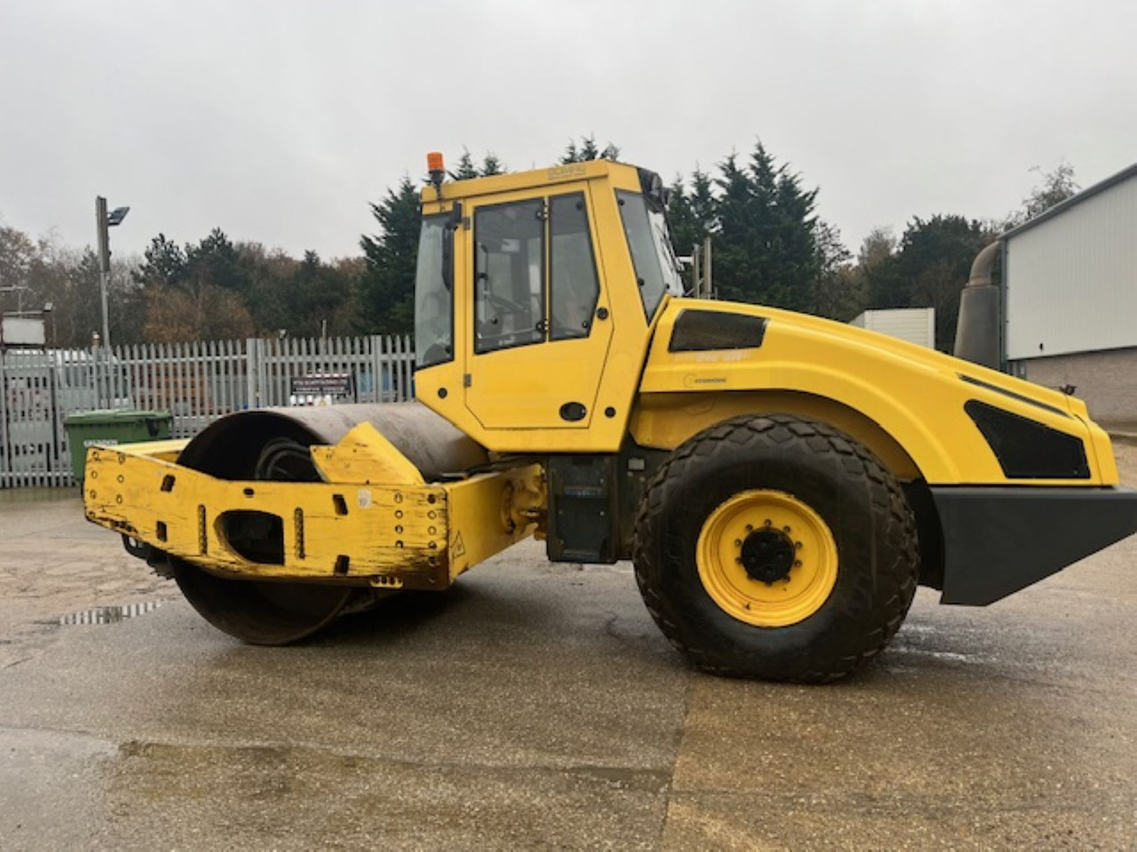 BOMAG  BW216DH-4 - Compactor: picture 2
