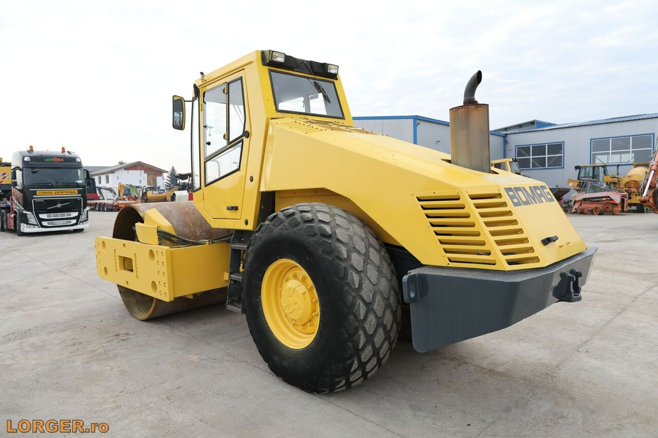 BOMAG BW 216 D-3 - Compactor: picture 2