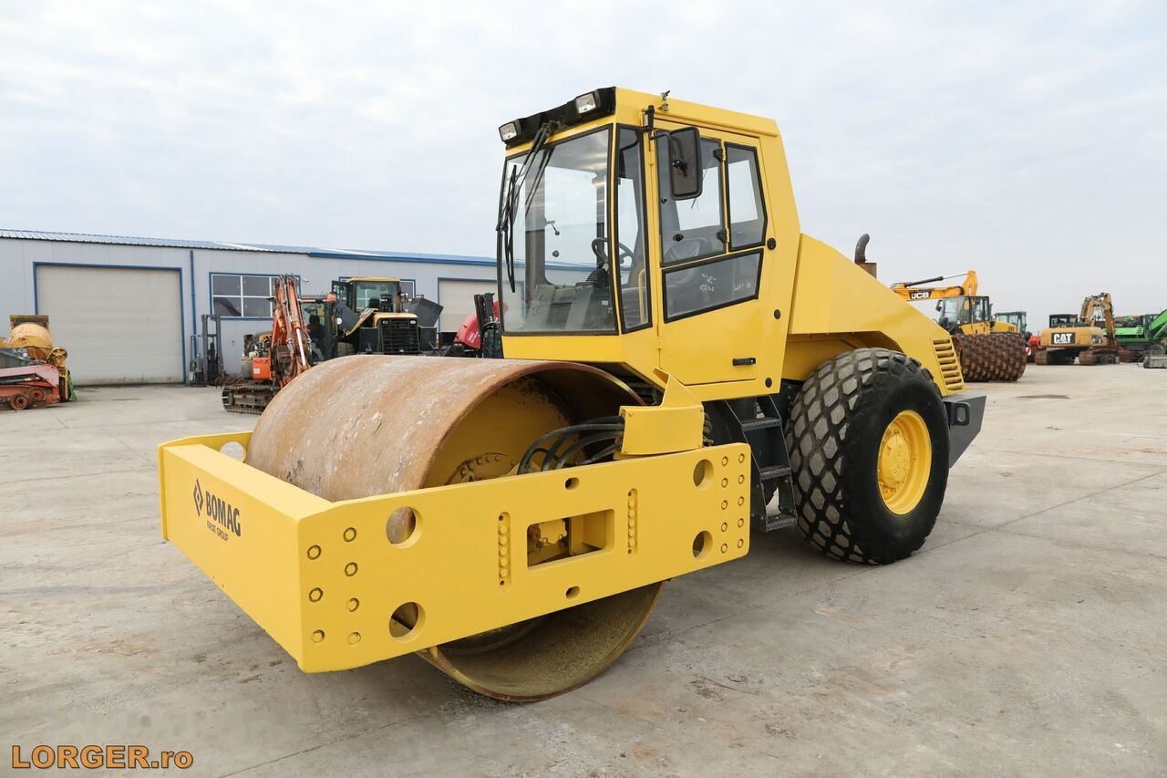 BOMAG BW 216 D-3 - Compactor: picture 1