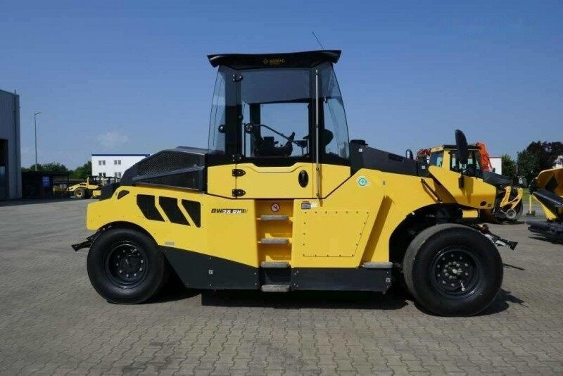 BOMAG BW 28 RH - Pneumatic roller: picture 3