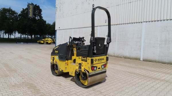 BOMAG BW 80 AD-5 - Road roller: picture 4