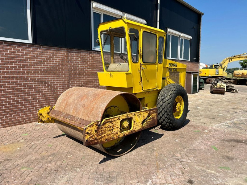 Bomag BW170D - Roller: picture 1