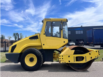Bomag BW177 D-4 - Roller: picture 1