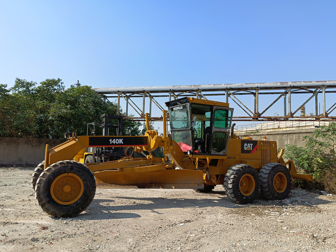 CATERPILLAR 140K - Grader: picture 2