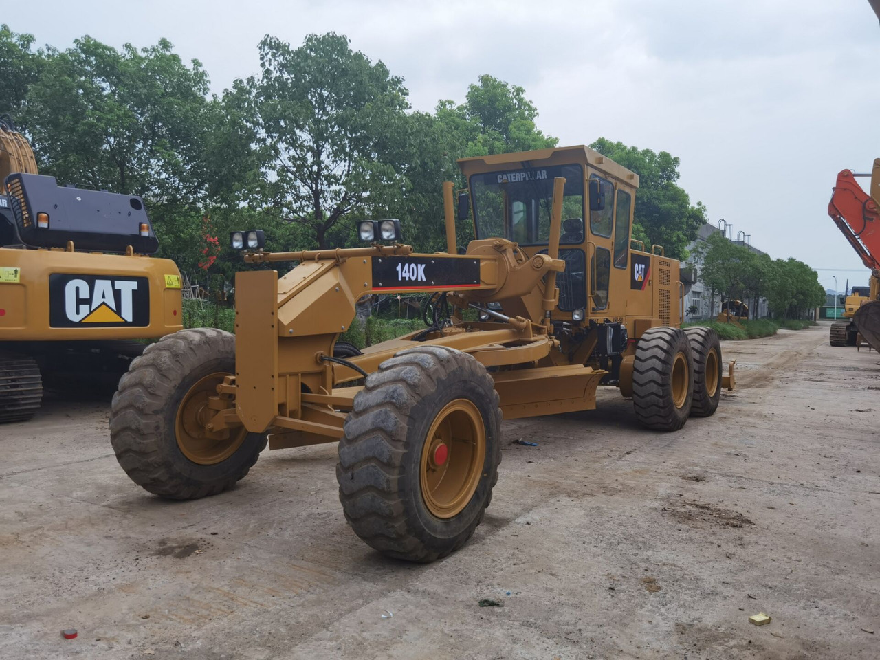 CATERPILLAR 140K - Grader: picture 2