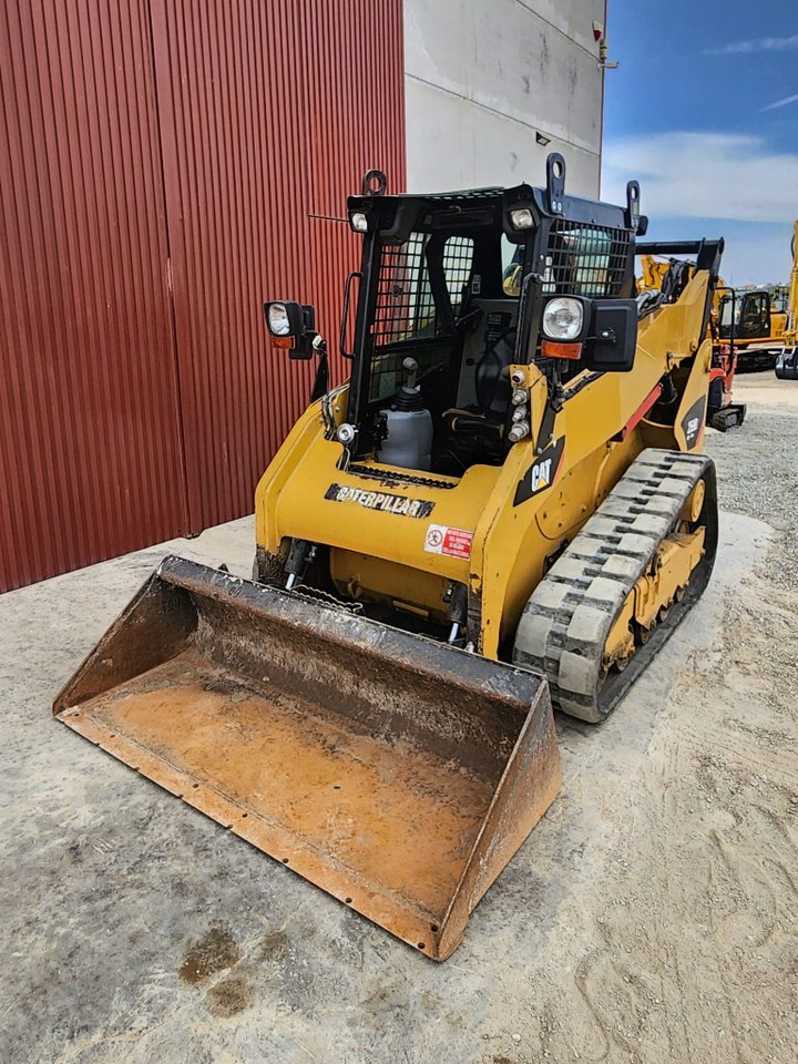 Compact track loader CAT 259B: picture 3