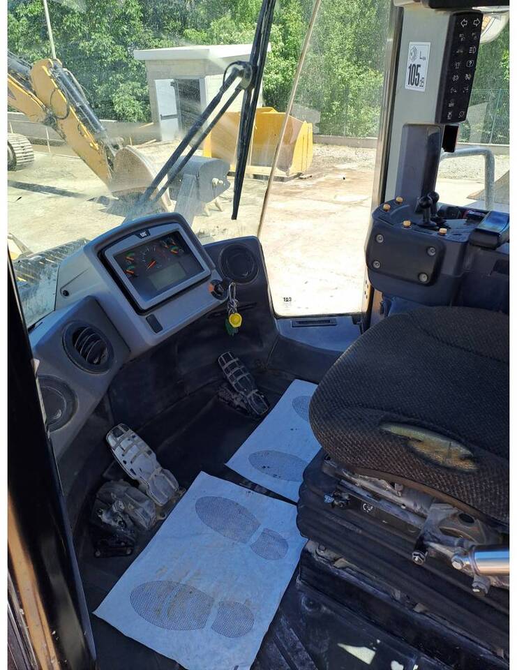 Wheel loader CAT 966M XE: picture 13