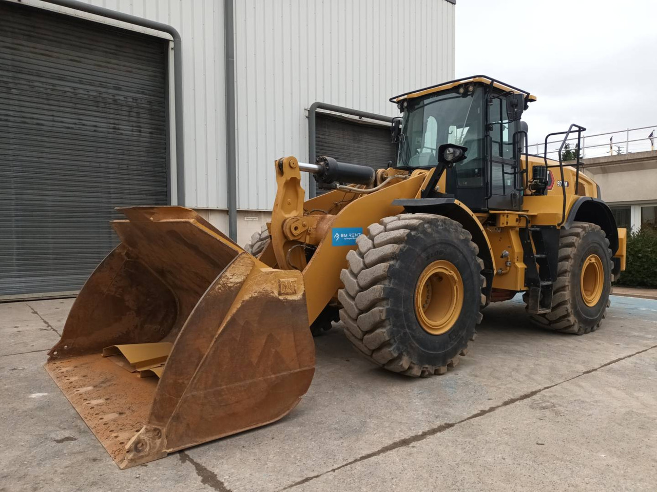 CAT 972M - Wheel loader: picture 1