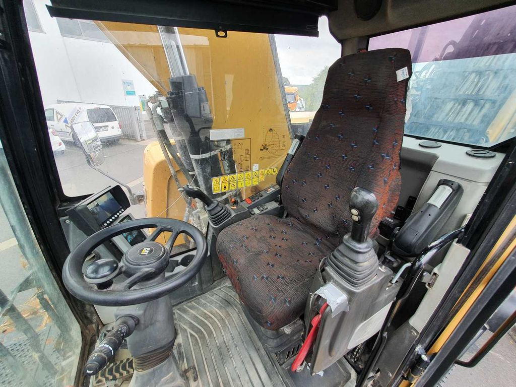 Wheel excavator CAT MH3024 inkl. Greifer / 2018 / 9.424h: picture 12