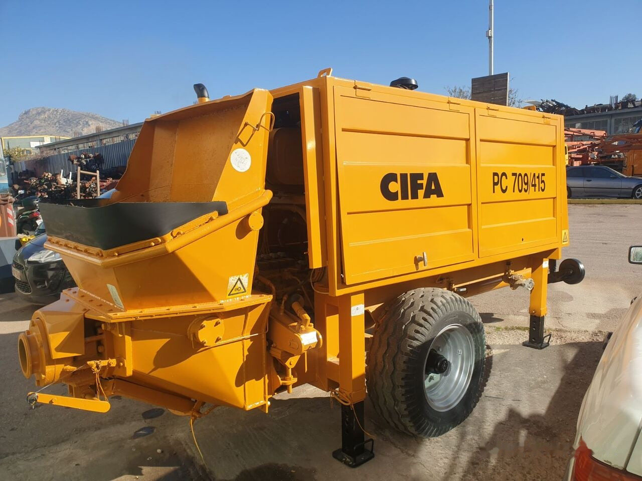CIFA PC 709/415 - Concrete pump truck: picture 2