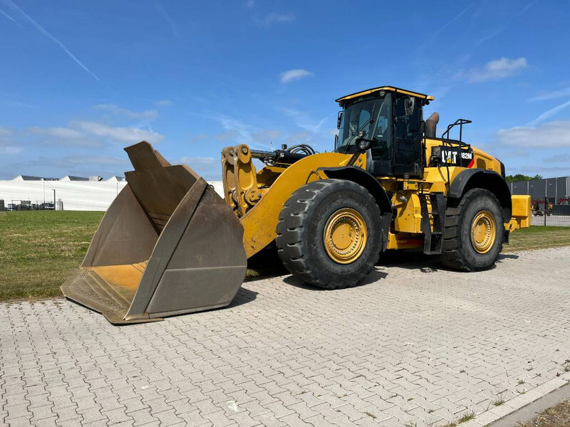 Cat 982M - Wheel loader: picture 1
