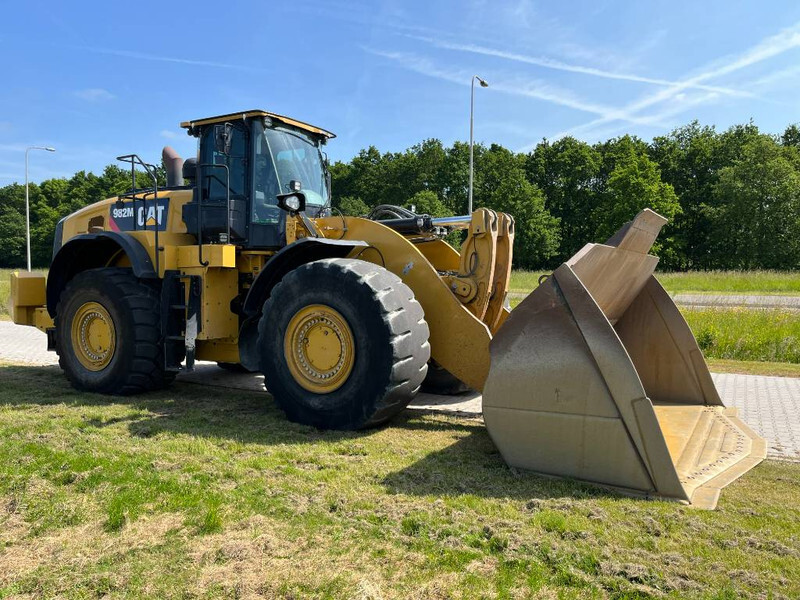 Cat 982M - Wheel loader: picture 2