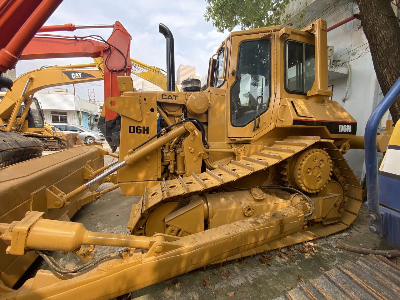 Cheap Used Bulldozer Cat D6H Second hand Bulldozer Caterpillar D6H D6R D6G Bulldozer - Bulldozer: picture 3