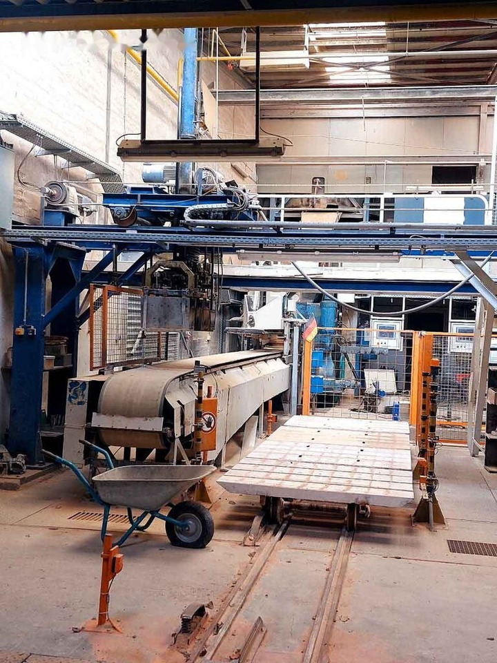 Complete sand-lime brick plant / komplettes Kalksandstein-Werk - Block making machine: picture 1
