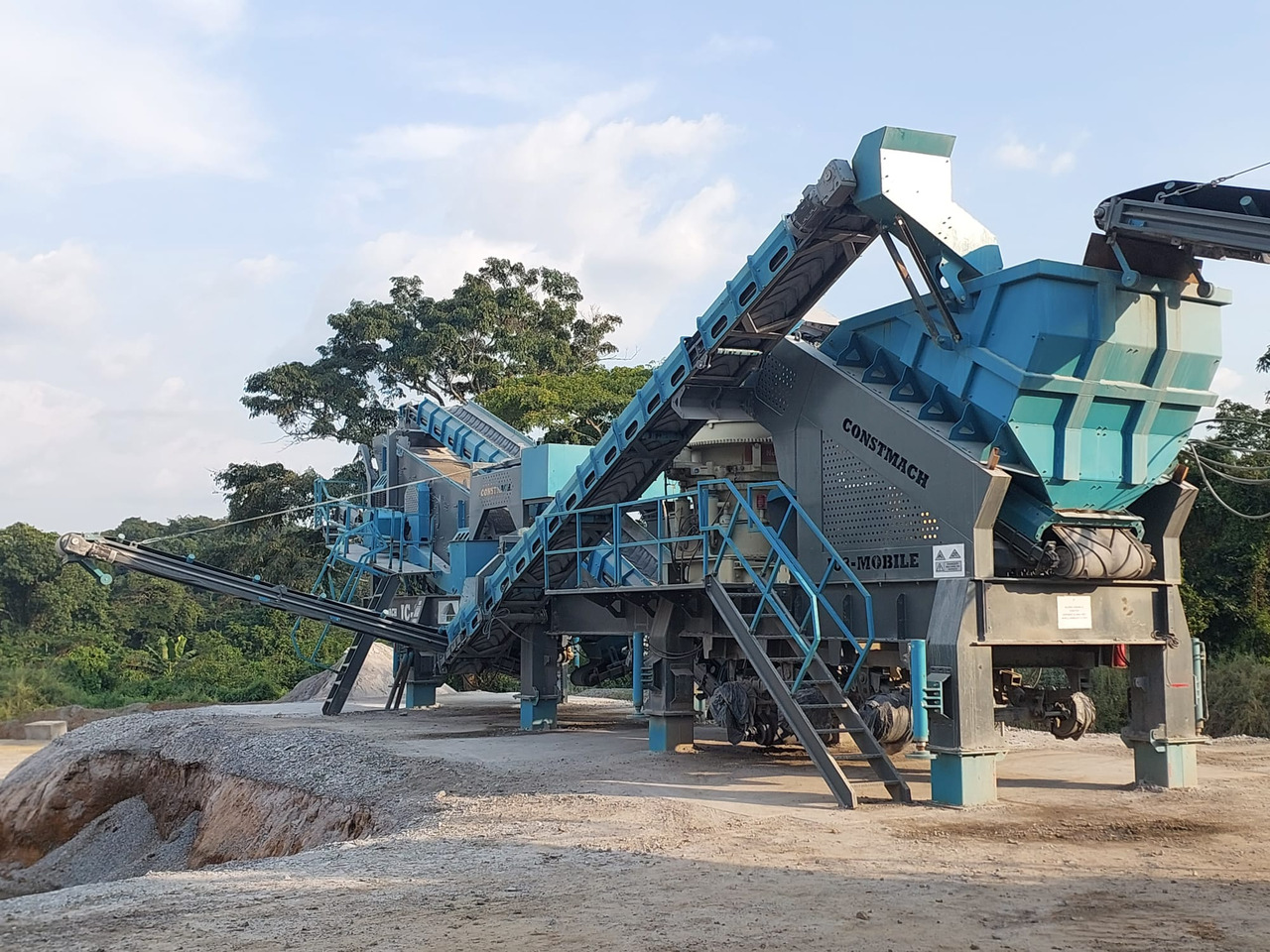 Constmach 250-300 tph Mobile Backenbrecheranlage - Mobile crusher: picture 4