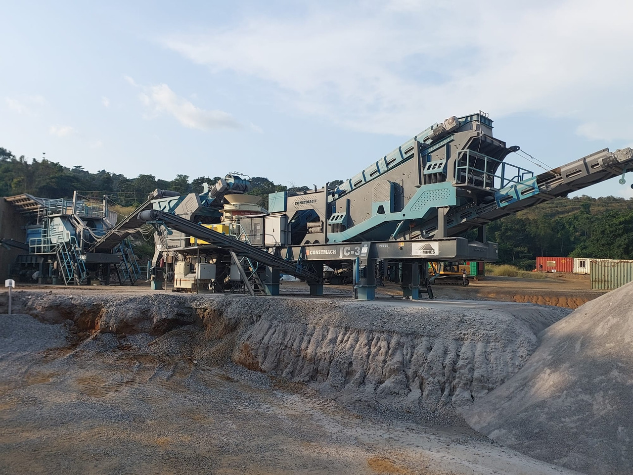 Constmach Mobile Jaw Crusher Plant 250-300 tph - Mobile crusher: picture 2