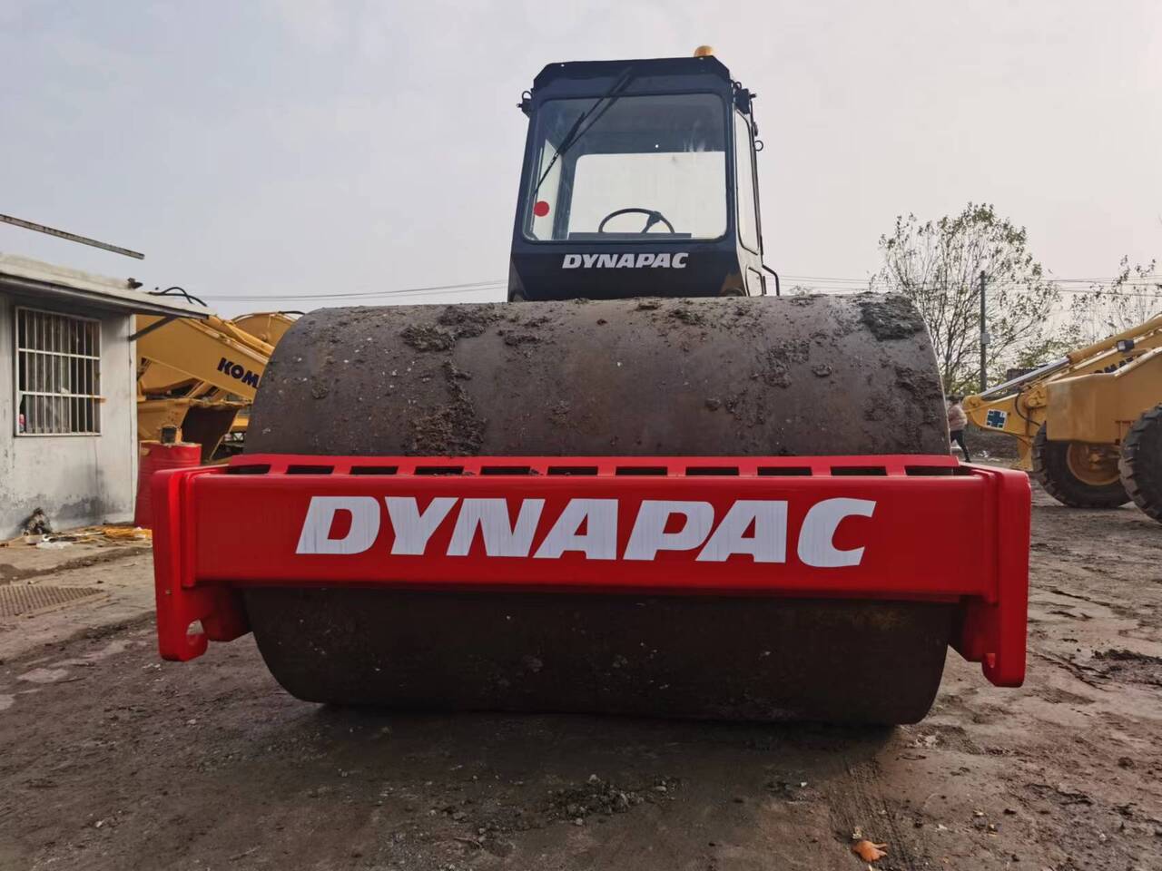 Road roller DYNAPAC CA251D: picture 3
