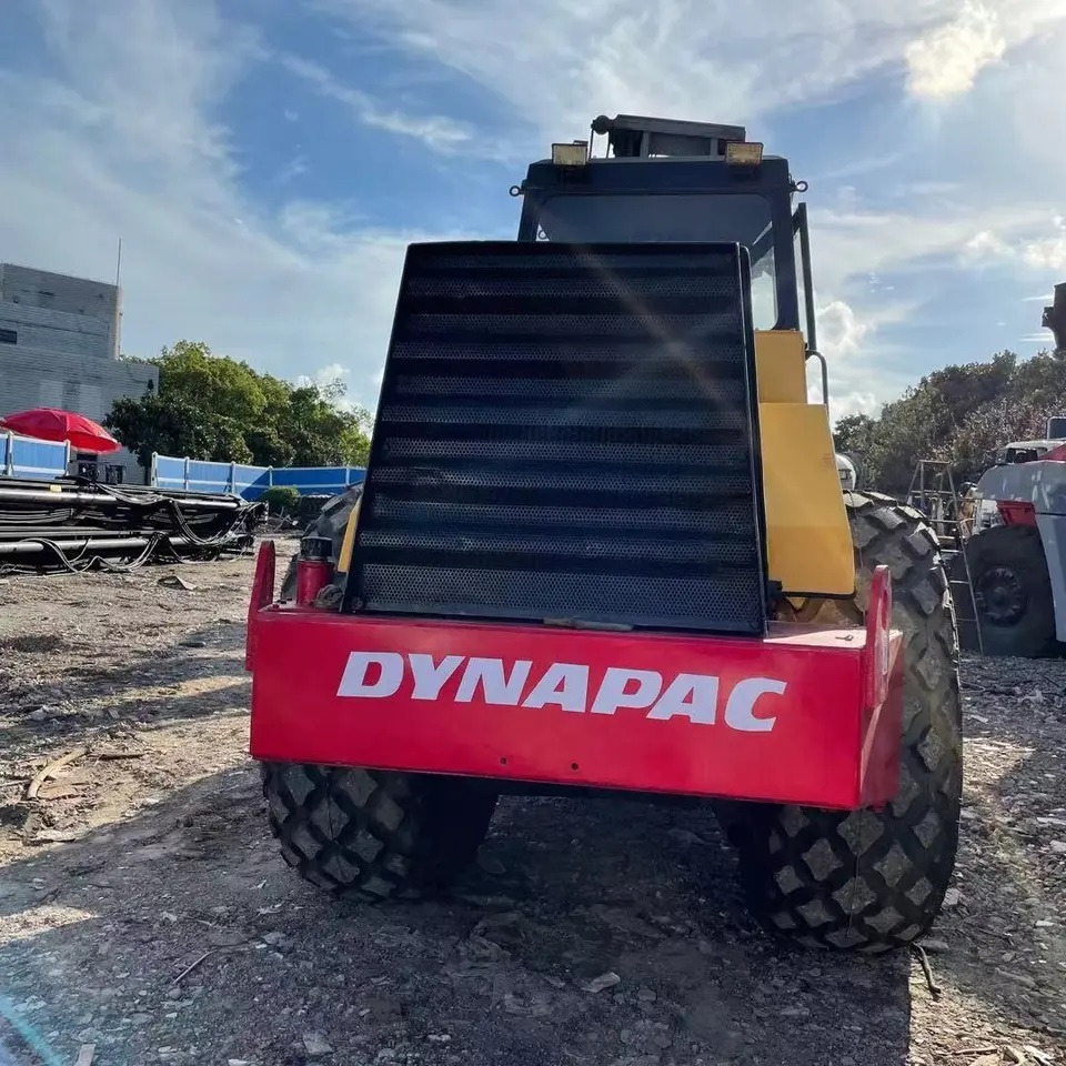 DYNAPAC CA251D road compactor single drum vibratory roller - Road roller: picture 4