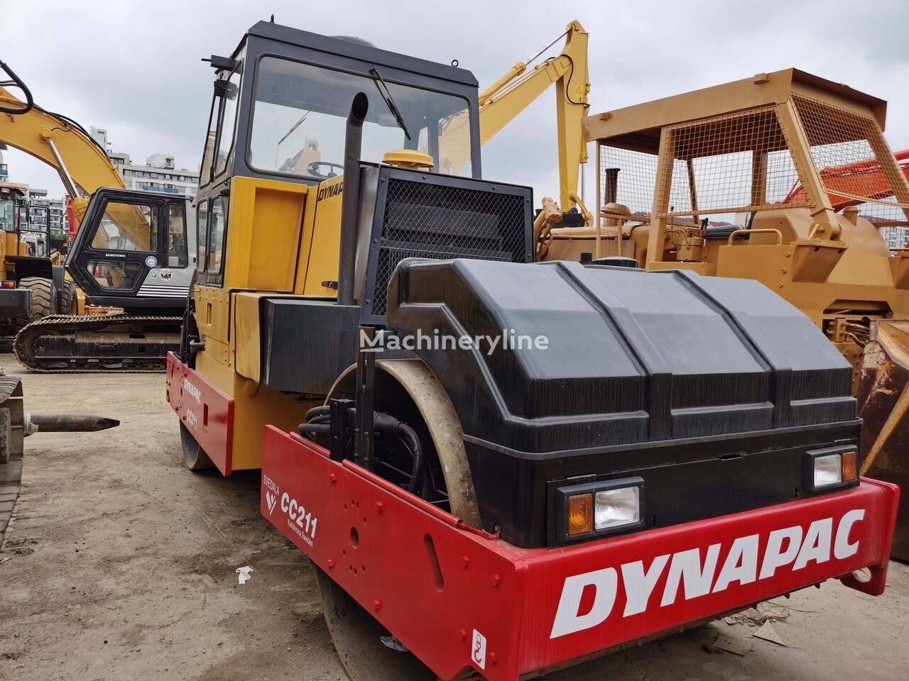 DYNAPAC CC211 - Road roller: picture 4