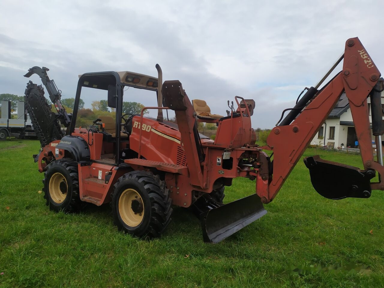 Ditch-Witch RT90 M - Trencher: picture 2