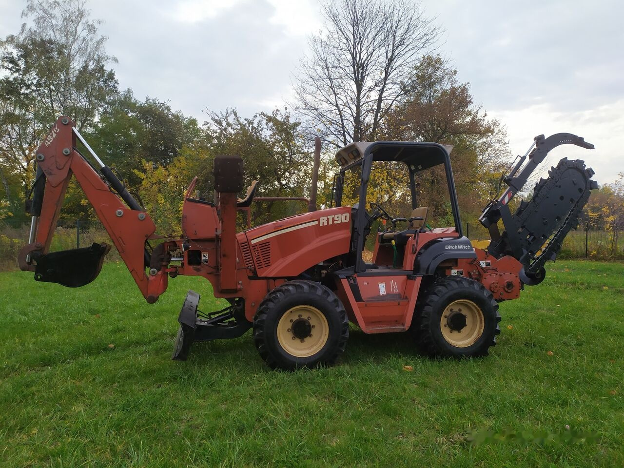 Ditch-Witch RT90 M - Trencher: picture 1