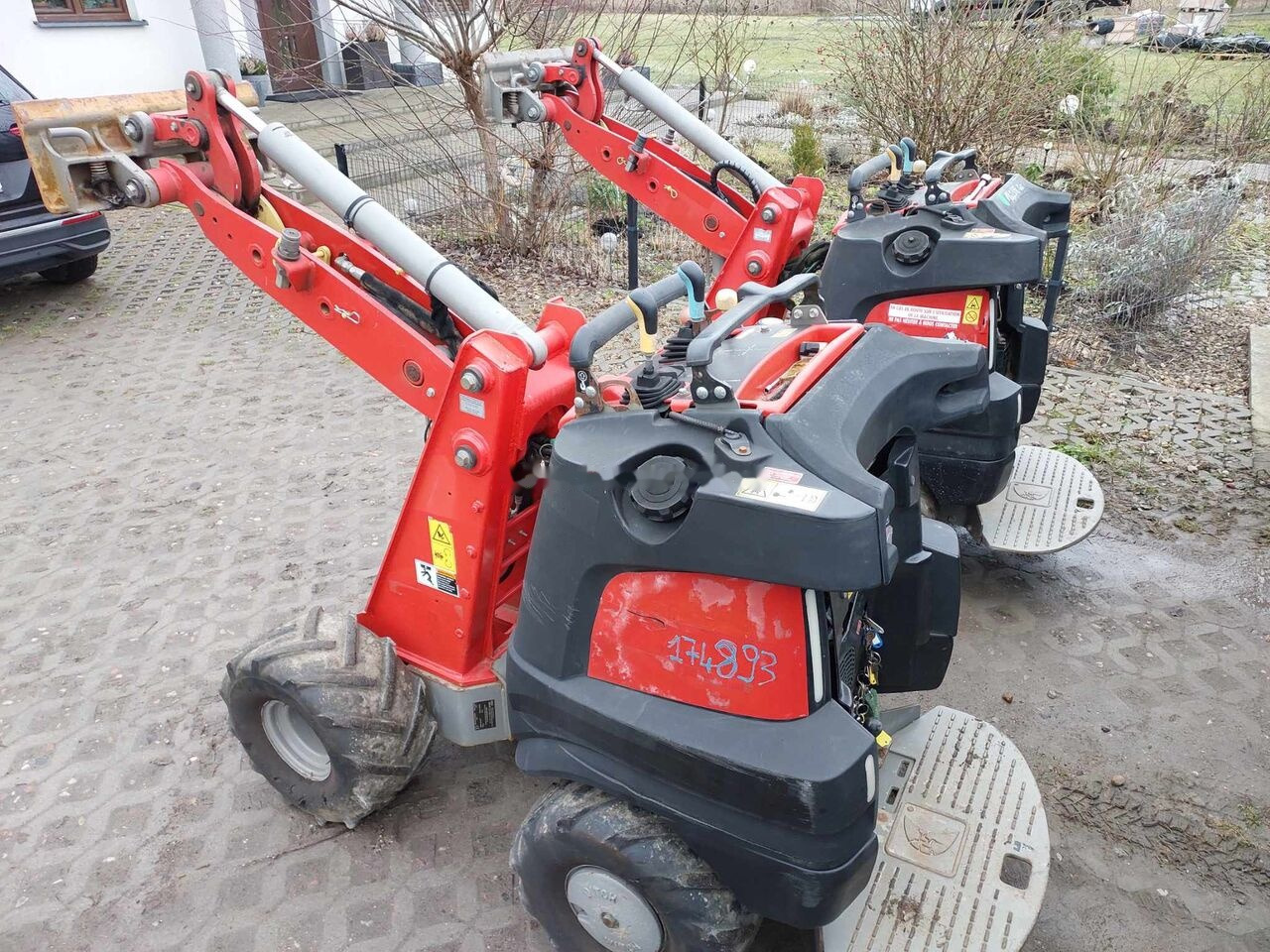 Ditch-Witch Zahn R300 - Trencher: picture 3