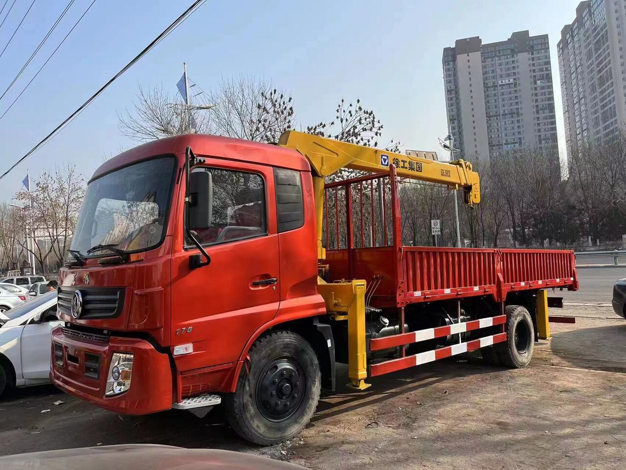 DongFeng Crane - Construction equipment: picture 1