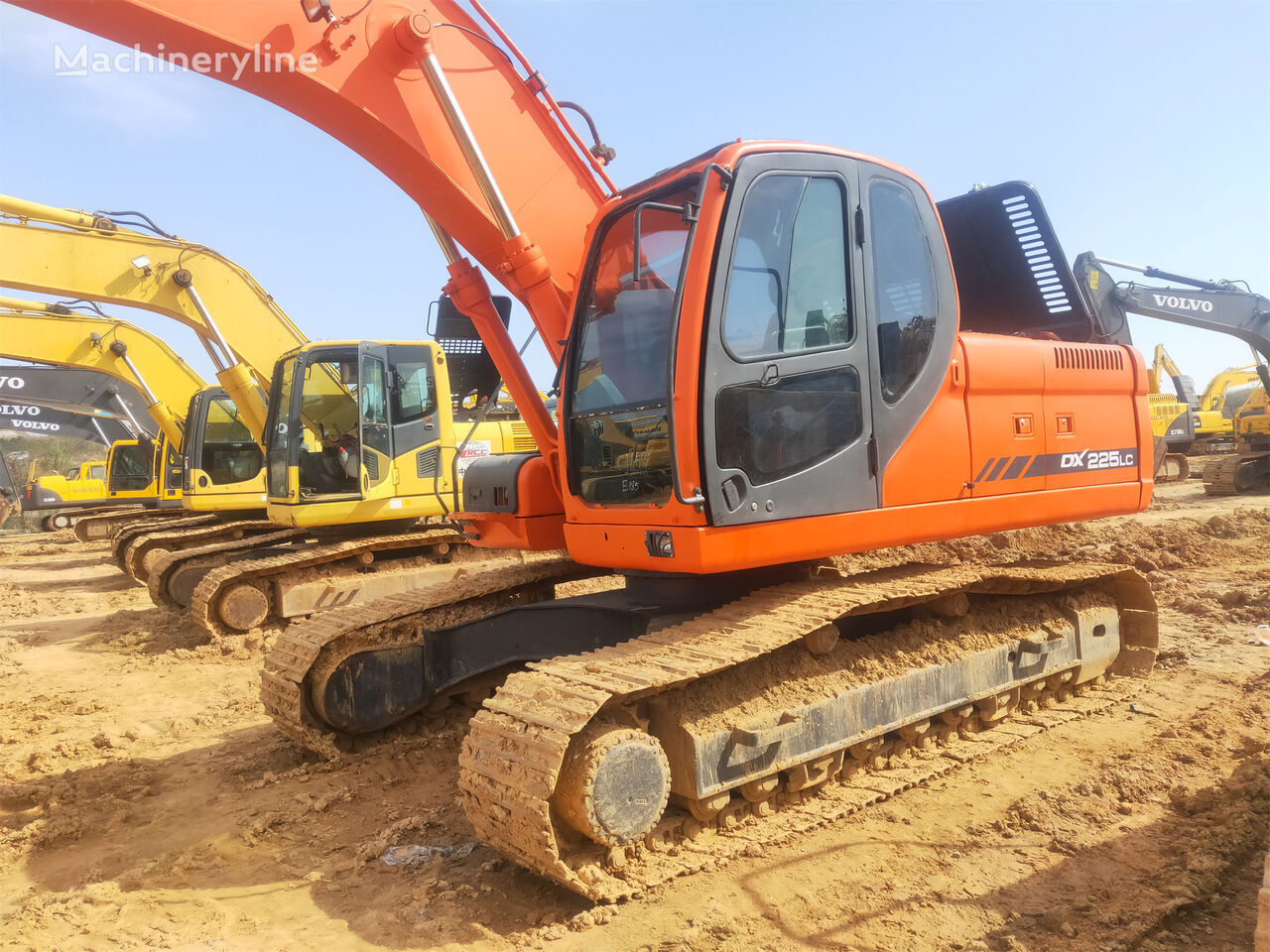 Doosan DX225LC - Crawler excavator: picture 5