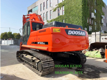 Crawler excavator Doosan DX300: picture 1