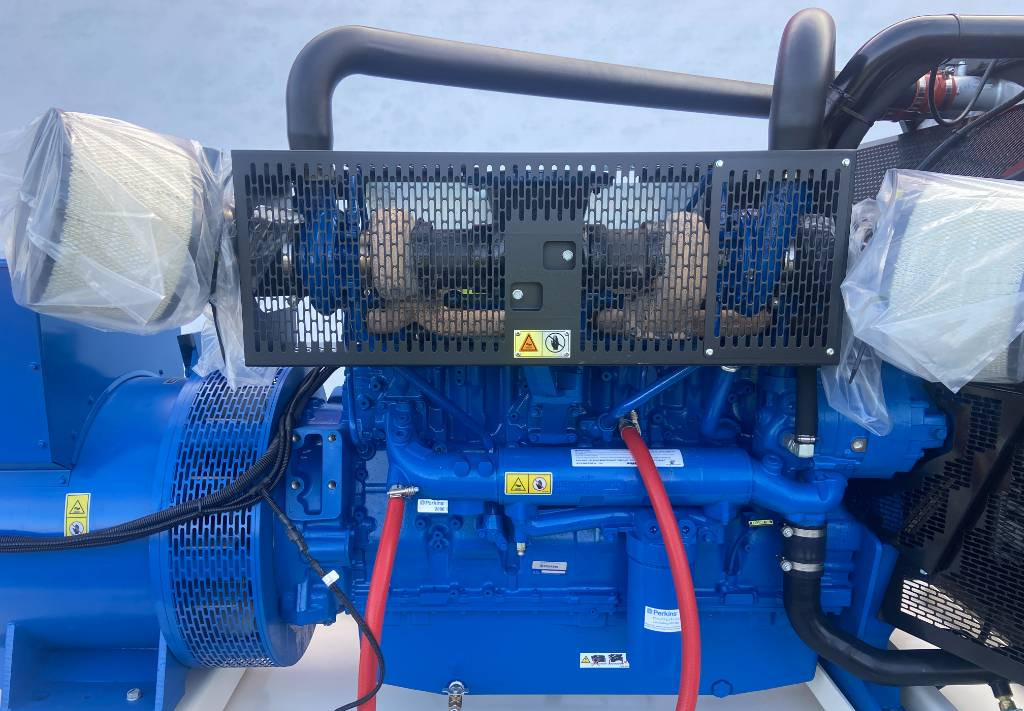 FG Wilson P605-3 - 605 kVA Genset - DPX-16021-O  - Generator set: picture 5