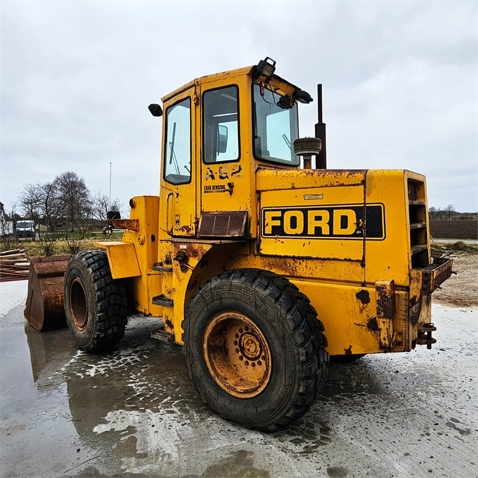 Ford A 62 - Wheel loader: picture 3
