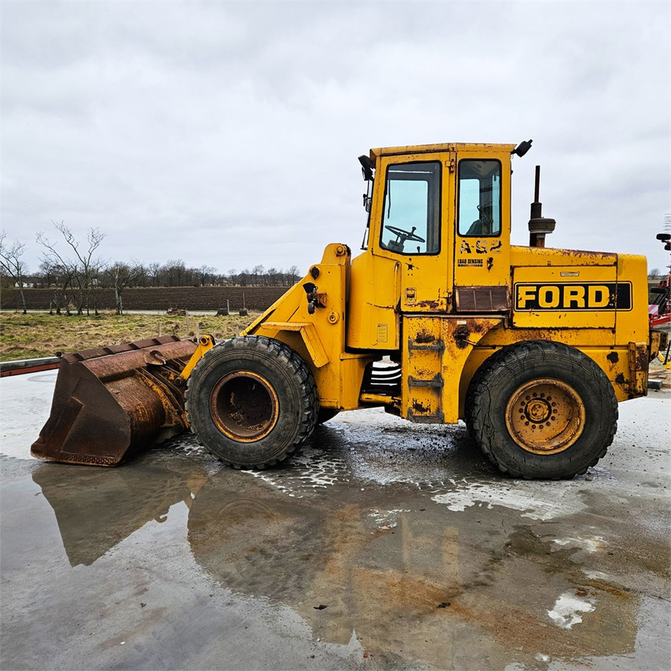 Ford A 62 - Wheel loader: picture 1